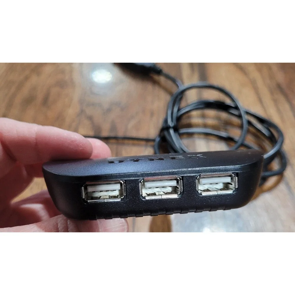 Dynex Hubb USB Charger Port